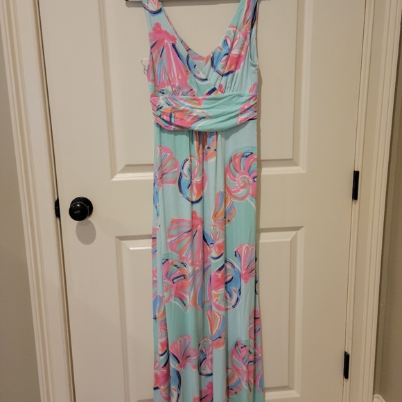 Lilly Pulitzer Dresses & Skirts - Lilly Maxi dress